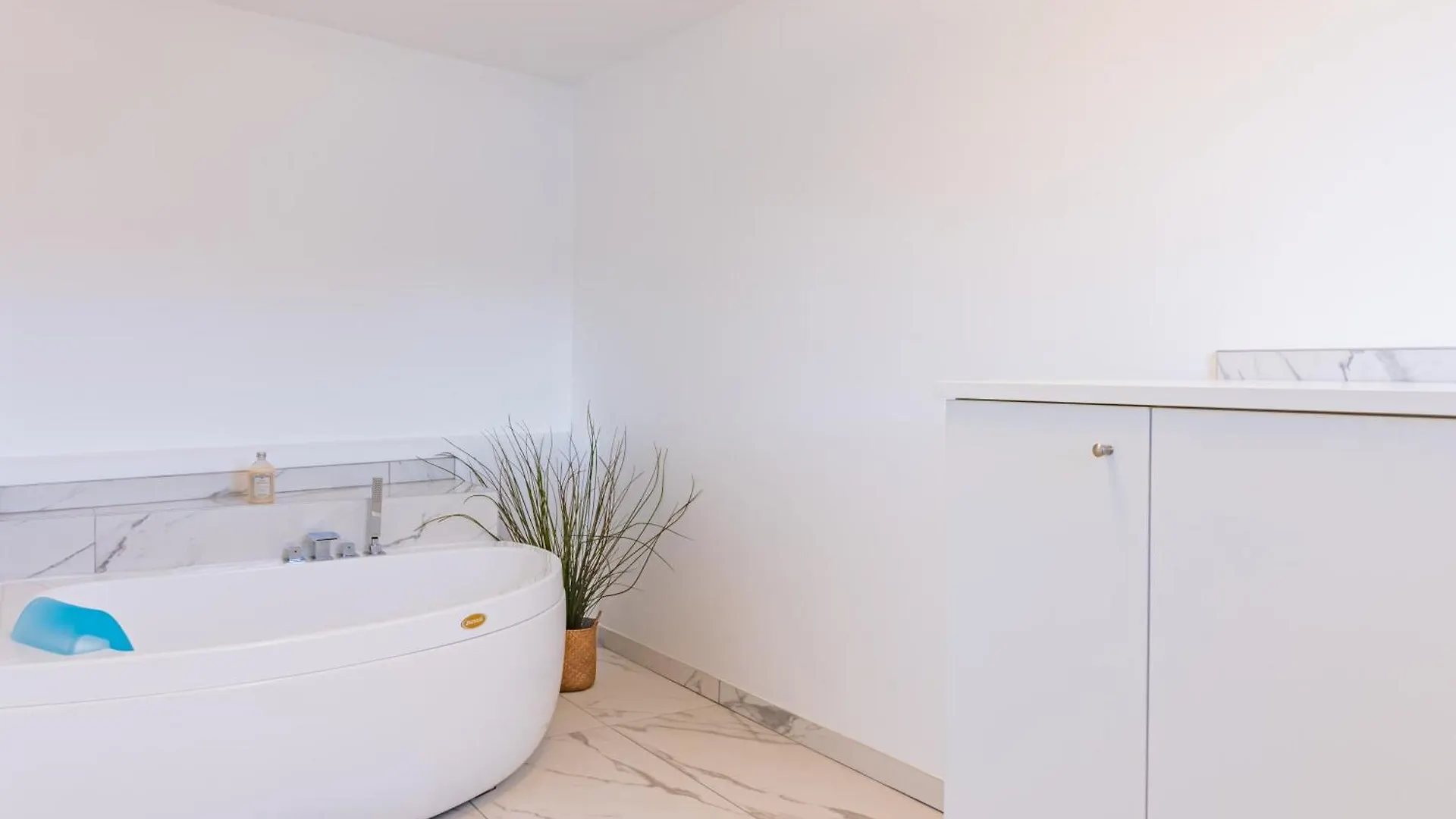 Villa Dei Venti - Fohn Apartment By Curtiaffitti Pianello Del Lario